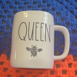 Rae Dunn mug🐝🐝🐝